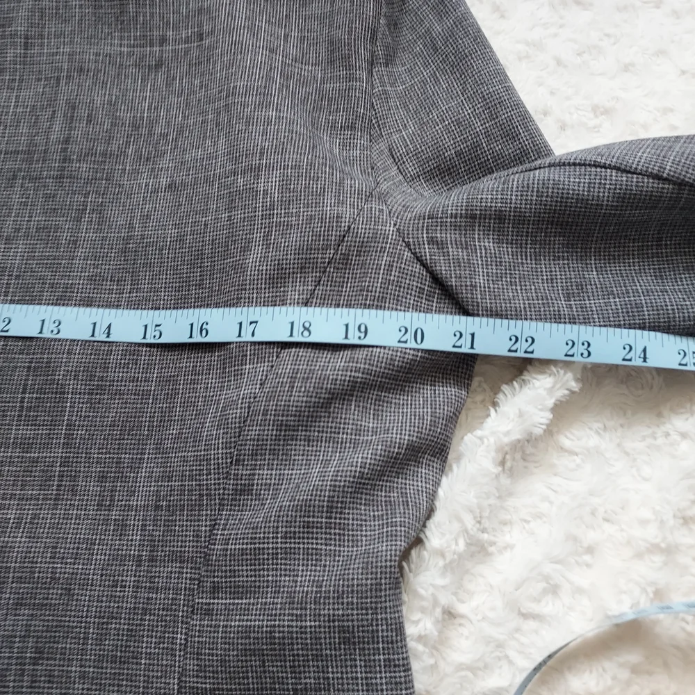 Sophisticated Perception NY Gray Open Front Blazer Size 16 Career Office Church